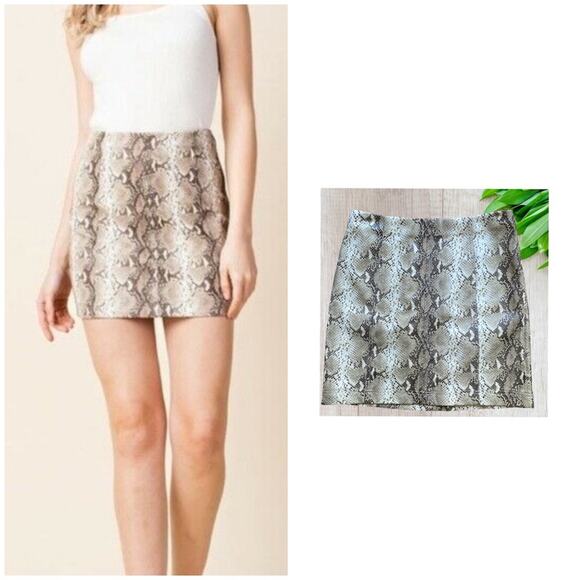 Honey Belle Pitaya snake print faux leather skirt - Picture 1 of 5